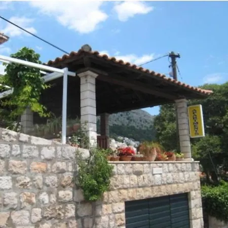 Apartment By Walls Perfect For 2